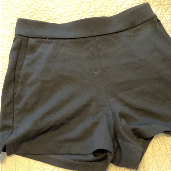 Shorts - Picture 13 of 16